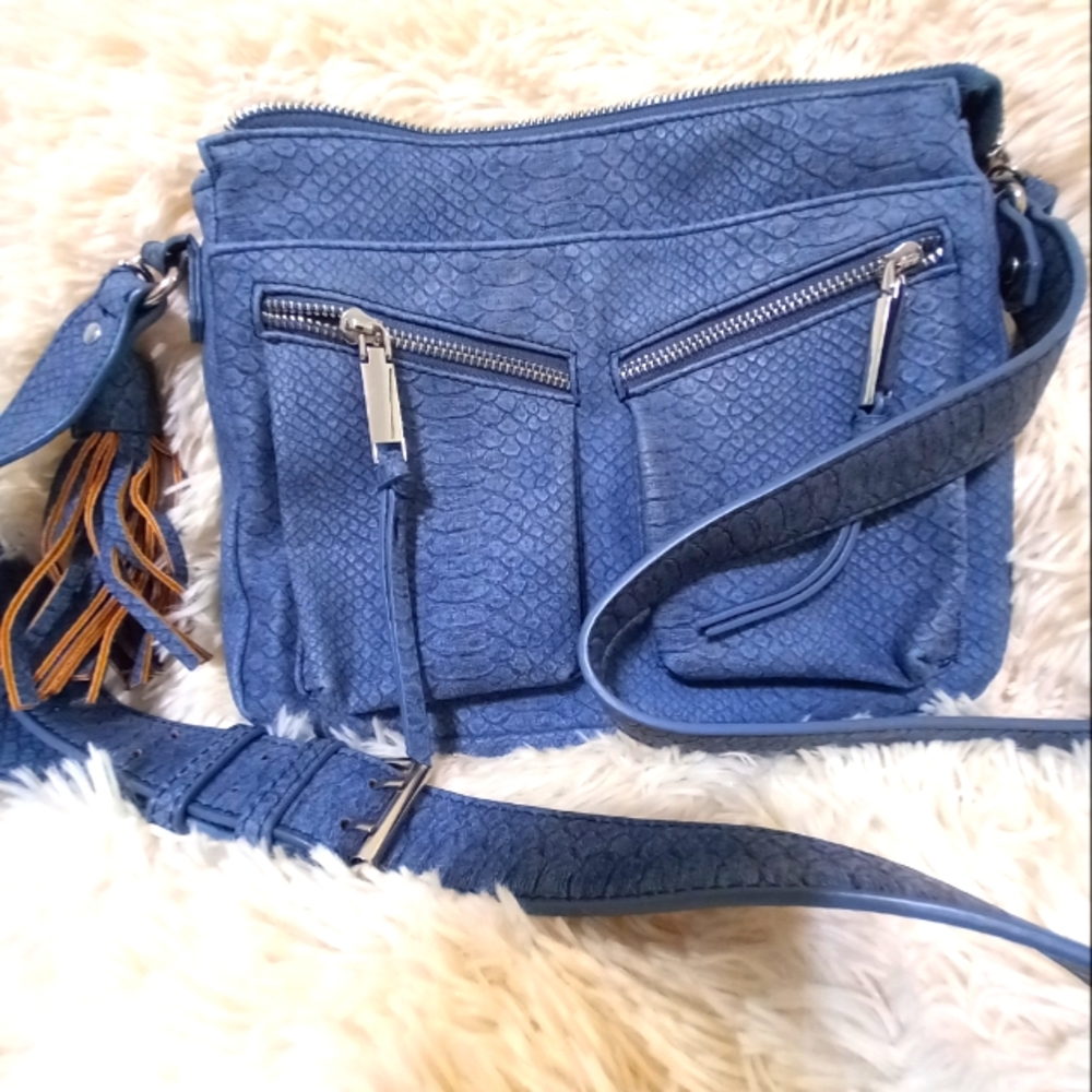 Blue purse clean multiple pockets